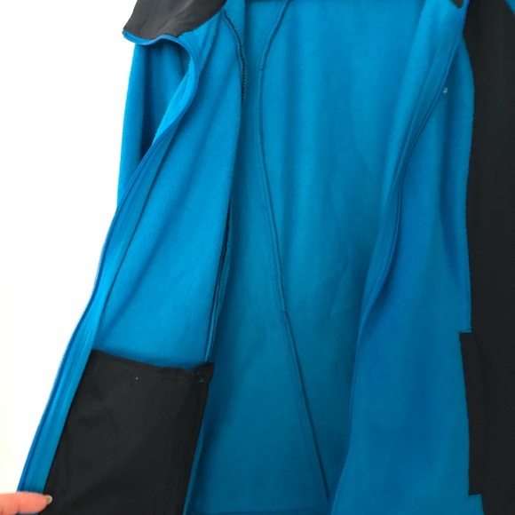 Columbia woman’s zip up fleece sweater - Picture 3 of 5